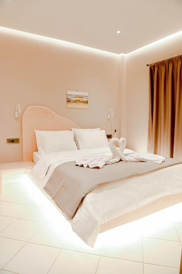 The Rock Luxury Homes Mesaria Exteriér fotografie