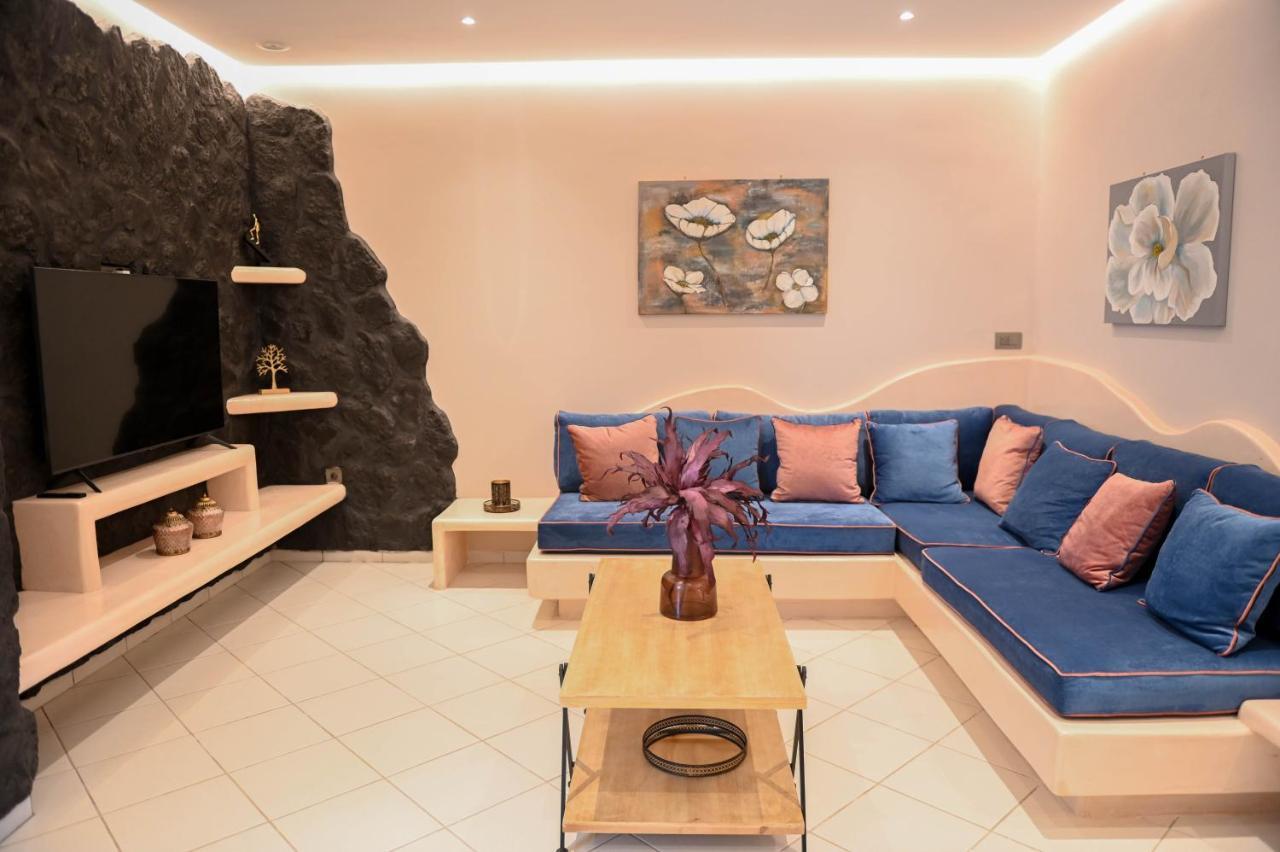 The Rock Luxury Homes Mesaria Exteriér fotografie