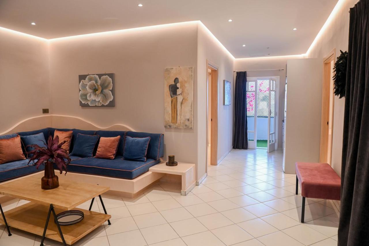 The Rock Luxury Homes Mesaria Exteriér fotografie