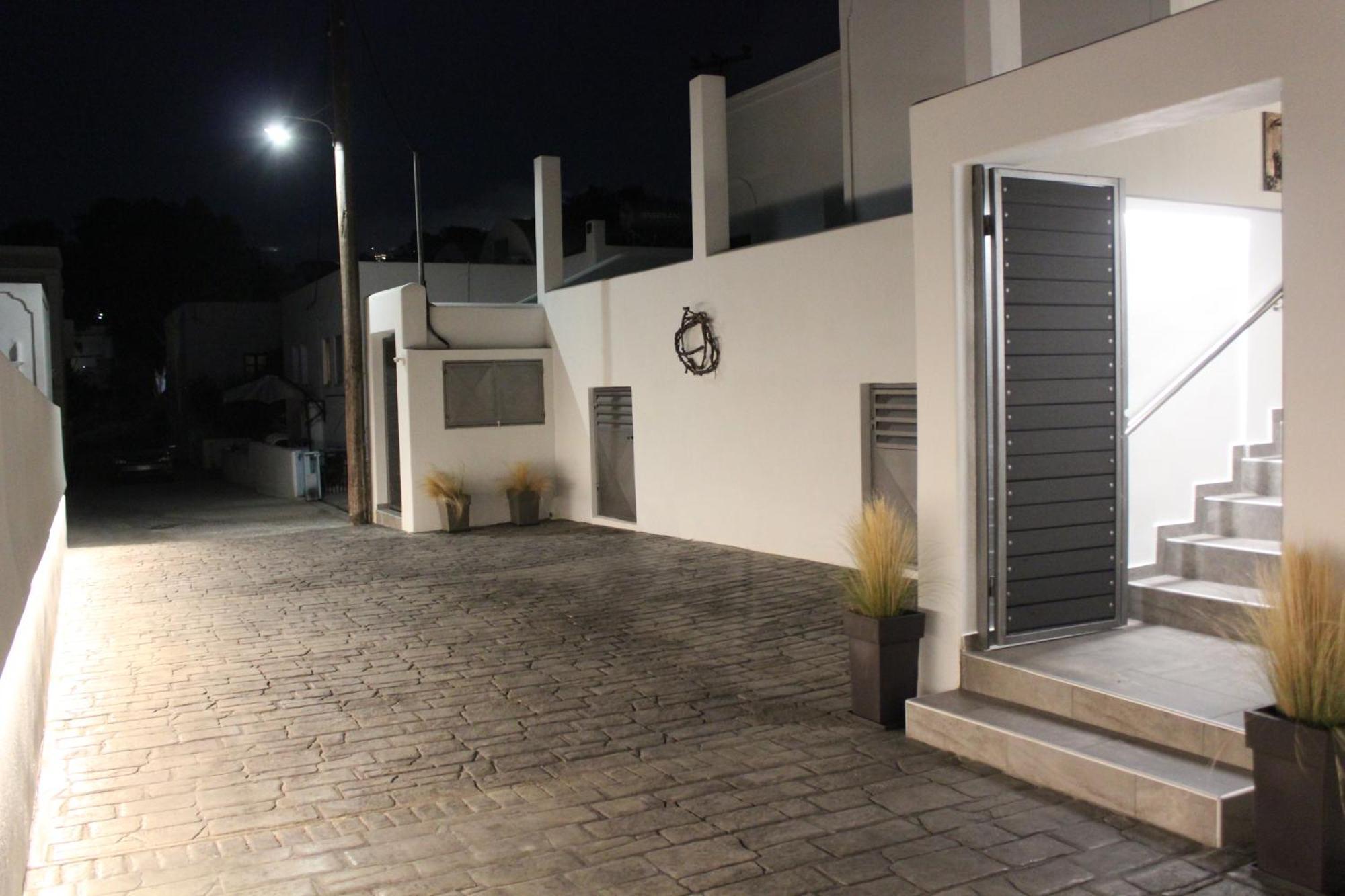 The Rock Luxury Homes Mesaria Exteriér fotografie